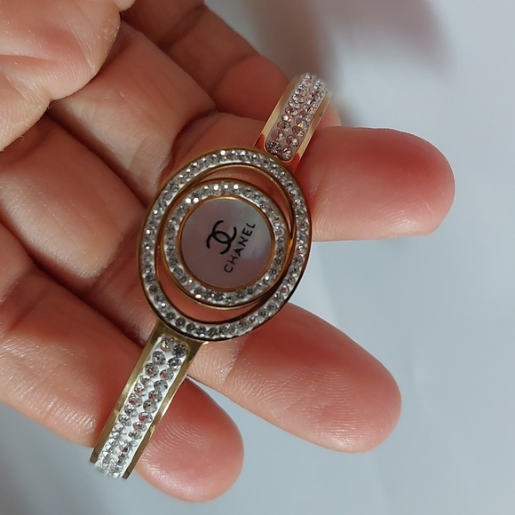 Gold Tone Bracelet - Picture 2 of 4